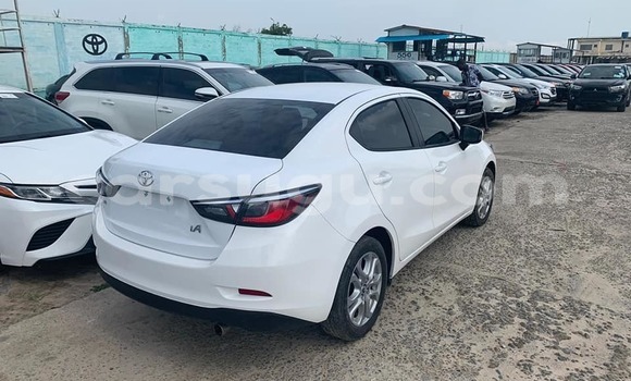 Sayi Na hannu Toyota Yaris White Mota in Ouagadougou a Burkina Faso Sayi Na hannu Toyota Yaris White Mota in Ouagadougou a Burkina Faso