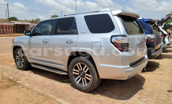 Sayi Na hannu Toyota 4Runner Azurfa Mota in Ouagadougou a Burkina Faso Sayi Na hannu Toyota 4Runner Azurfa Mota in Ouagadougou a Burkina Faso