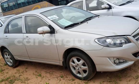 Sayi Na hannu Toyota Corolla Azurfa Mota in Ouagadougou a Burkina Faso Sayi Na hannu Toyota Corolla Azurfa Mota in Ouagadougou a Burkina Faso