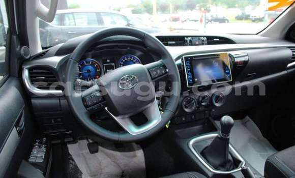 Acheter Occasion Voiture Toyota Hilux Blanc à Ouagadougou, Burkina-Faso Acheter Occasion Voiture Toyota Hilux Blanc à Ouagadougou, Burkina-Faso