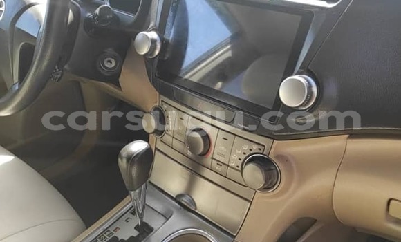 Sayi Na hannu Toyota Highlander White Mota in Aribinda a Soum Sayi Na hannu Toyota Highlander White Mota in Aribinda a Soum