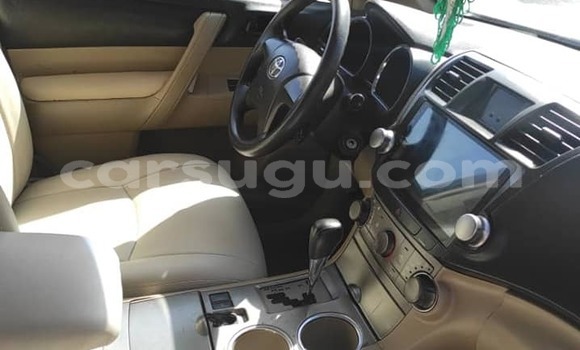 Sayi Na hannu Toyota Highlander White Mota in Aribinda a Soum Sayi Na hannu Toyota Highlander White Mota in Aribinda a Soum