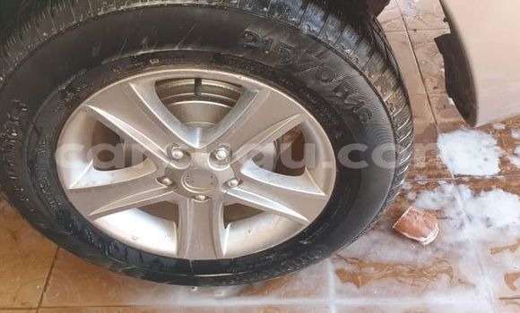 Sayi Na hannu Toyota RAV4 Azurfa Mota in Aribinda a Soum Sayi Na hannu Toyota RAV4 Azurfa Mota in Aribinda a Soum