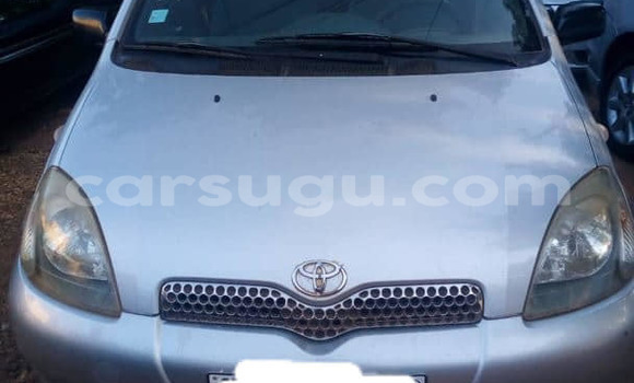 Sayi Na hannu Toyota Yaris Azurfa Mota in Aribinda a Soum Sayi Na hannu Toyota Yaris Azurfa Mota in Aribinda a Soum
