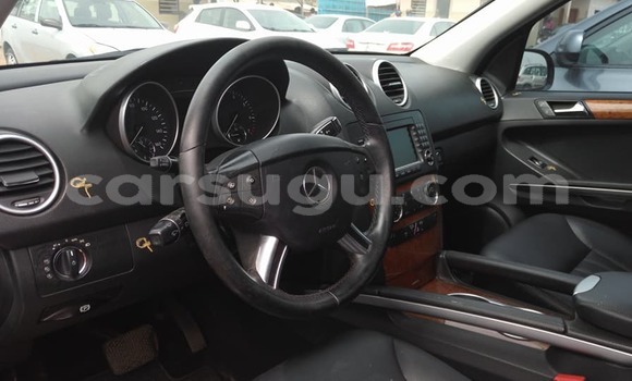 Acheter Occasion Voiture Mercedes-Benz ML–Class Noir à Ouagadougou, Burkina-Faso Acheter Occasion Voiture Mercedes-Benz ML–Class Noir à Ouagadougou, Burkina-Faso