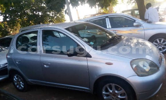 Sayi Na hannu Toyota Yaris Azurfa Mota in Aribinda a Soum Sayi Na hannu Toyota Yaris Azurfa Mota in Aribinda a Soum