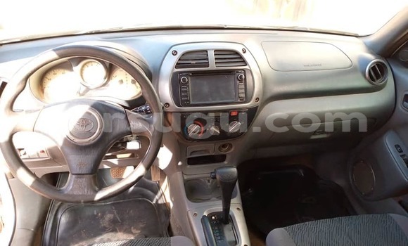 Acheter Occasion Voiture Toyota RAV4 Blanc à Aribinda, Soum Acheter Occasion Voiture Toyota RAV4 Blanc à Aribinda, Soum