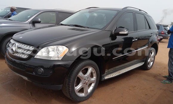 Acheter Occasion Voiture Mercedes-Benz ML–Class Noir à Ouagadougou, Burkina-Faso Acheter Occasion Voiture Mercedes-Benz ML–Class Noir à Ouagadougou, Burkina-Faso