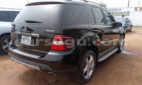 Acheter Occasion Voiture Mercedes-Benz ML–Class Noir à Ouagadougou, Burkina-Faso Acheter Occasion Voiture Mercedes-Benz ML–Class Noir à Ouagadougou, Burkina-Faso