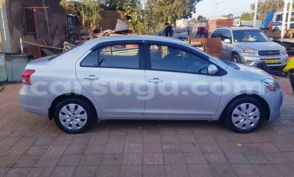 Sayi Na hannu Toyota Yaris Azurfa Mota in Aribinda a Soum Sayi Na hannu Toyota Yaris Azurfa Mota in Aribinda a Soum