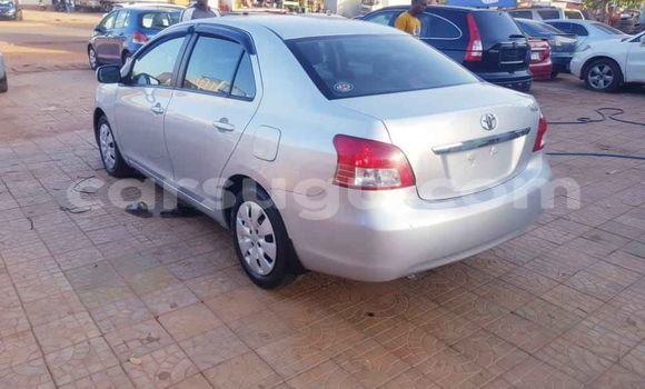 Sayi Na hannu Toyota Yaris Azurfa Mota in Aribinda a Soum Sayi Na hannu Toyota Yaris Azurfa Mota in Aribinda a Soum