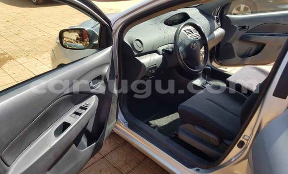 Sayi Na hannu Toyota Yaris Azurfa Mota in Aribinda a Soum Sayi Na hannu Toyota Yaris Azurfa Mota in Aribinda a Soum