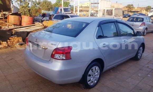 Sayi Na hannu Toyota Yaris Azurfa Mota in Aribinda a Soum Sayi Na hannu Toyota Yaris Azurfa Mota in Aribinda a Soum