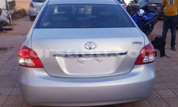 Sayi Na hannu Toyota Yaris Azurfa Mota in Aribinda a Soum Sayi Na hannu Toyota Yaris Azurfa Mota in Aribinda a Soum