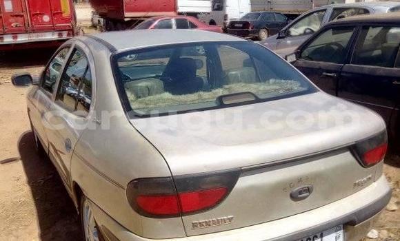 Sayi Na hannu Renault Megane M Mota in Ouagadougou a Burkina Faso