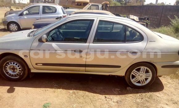 Acheter Occasion Voiture Renault Megane Beige à Ouagadougou, Burkina-Faso Acheter Occasion Voiture Renault Megane Beige à Ouagadougou, Burkina-Faso