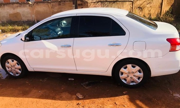 Acheter Occasion Voiture Toyota Yaris Blanc à Ouagadougou, Burkina-Faso Acheter Occasion Voiture Toyota Yaris Blanc à Ouagadougou, Burkina-Faso