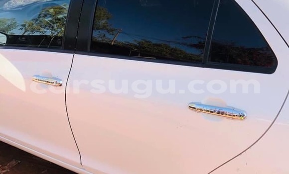 Acheter Occasion Voiture Toyota Yaris Blanc à Ouagadougou, Burkina-Faso Acheter Occasion Voiture Toyota Yaris Blanc à Ouagadougou, Burkina-Faso