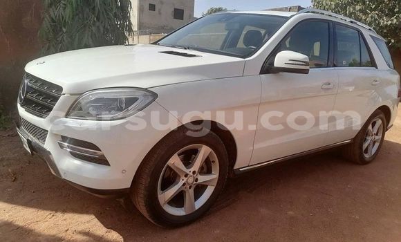 Acheter Occasion Voiture Mercedes-Benz ML–Class Blanc à Aribinda, Soum Acheter Occasion Voiture Mercedes-Benz ML–Class Blanc à Aribinda, Soum