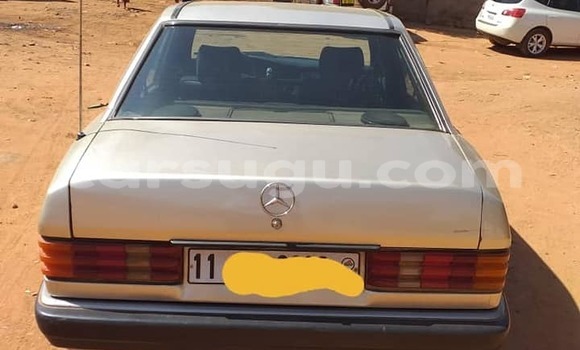 Acheter Occasion Voiture Mercedes-Benz 190–Series Beige à Aribinda, Soum Acheter Occasion Voiture Mercedes-Benz 190–Series Beige à Aribinda, Soum