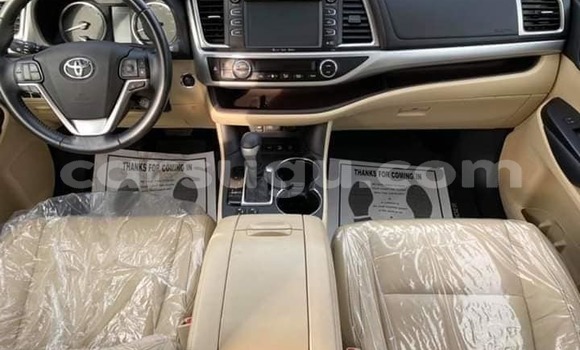 Sayi Na hannu Toyota Highlander Azurfa Mota in Aribinda a Soum Sayi Na hannu Toyota Highlander Azurfa Mota in Aribinda a Soum