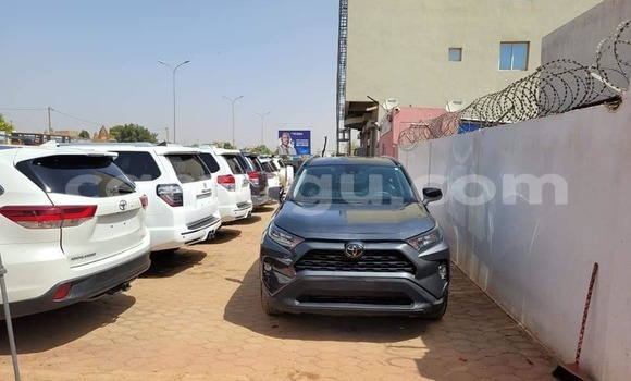 Sayi Na hannu Toyota RAV4 Black Mota in Aribinda a Soum Sayi Na hannu Toyota RAV4 Black Mota in Aribinda a Soum