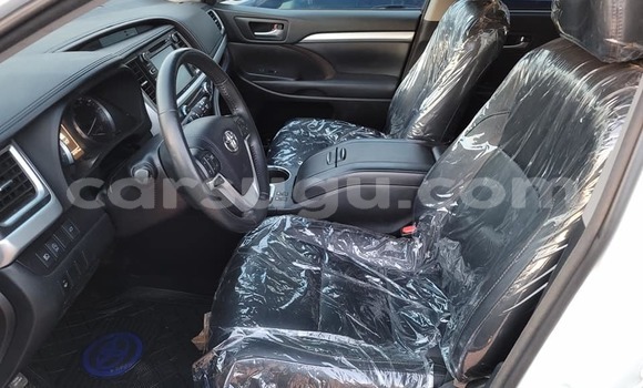 Sayi Na hannu Toyota Highlander White Mota in Aribinda a Soum Sayi Na hannu Toyota Highlander White Mota in Aribinda a Soum