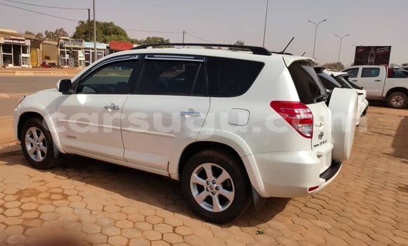 Acheter Occasion Voiture Toyota RAV4 Blanc à Aribinda, Soum Acheter Occasion Voiture Toyota RAV4 Blanc à Aribinda, Soum