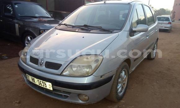 Sayi Na hannu Renault Scenic Azurfa Mota in Ouagadougou a Burkina Faso