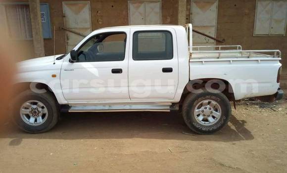 Acheter Occasion Voiture Toyota Hilux Blanc à Ouagadougou, Burkina-Faso Acheter Occasion Voiture Toyota Hilux Blanc à Ouagadougou, Burkina-Faso