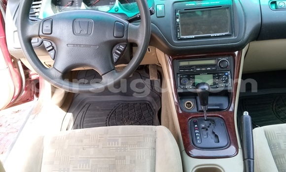 Acheter Occasion Voiture Honda Accord Rouge à Ouagadougou, Burkina-Faso Acheter Occasion Voiture Honda Accord Rouge à Ouagadougou, Burkina-Faso