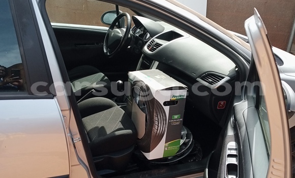 Acheter Occasion Voiture Peugeot 207 Gris à Bobo Dioulasso, Burkina-Faso Acheter Occasion Voiture Peugeot 207 Gris à Bobo Dioulasso, Burkina-Faso