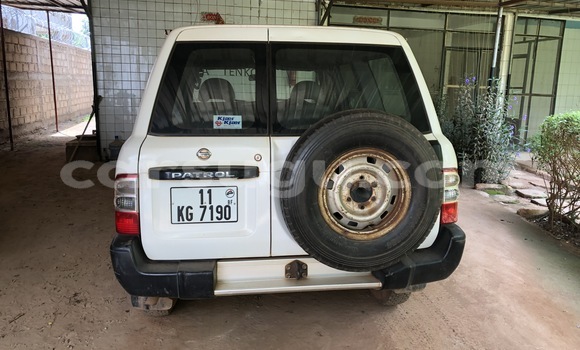 Acheter Occasion Voiture Nissan Patrol Blanc à Ouagadougou, Burkina-Faso Acheter Occasion Voiture Nissan Patrol Blanc à Ouagadougou, Burkina-Faso