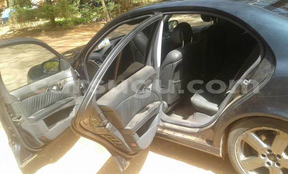 Acheter Occasion Voiture Mercedes-Benz E–Class Noir à Ouagadougou, Burkina-Faso Acheter Occasion Voiture Mercedes-Benz E–Class Noir à Ouagadougou, Burkina-Faso