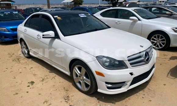 Acheter Occasion Voiture Mercedes-Benz C–Class Blanc à Ouagadougou, Burkina-Faso Acheter Occasion Voiture Mercedes-Benz C–Class Blanc à Ouagadougou, Burkina-Faso