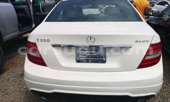 Acheter Occasion Voiture Mercedes-Benz C–Class Blanc à Ouagadougou, Burkina-Faso Acheter Occasion Voiture Mercedes-Benz C–Class Blanc à Ouagadougou, Burkina-Faso