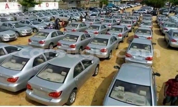 Acheter Occasion Voiture Toyota Corolla II Gris à Ouagadougou, Burkina-Faso