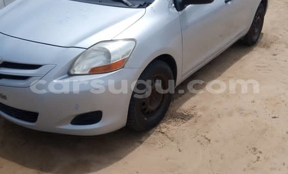 Acheter Occasion Voiture Toyota Yaris Gris à Ouagadougou, Burkina-Faso Acheter Occasion Voiture Toyota Yaris Gris à Ouagadougou, Burkina-Faso