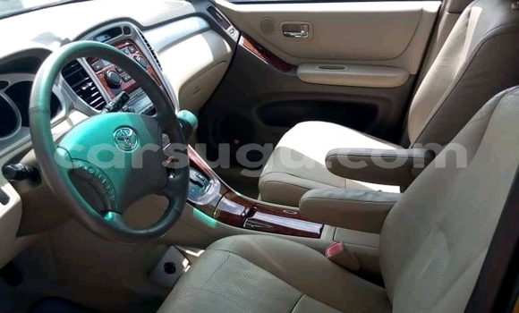 Acheter Occasion Voiture Toyota Highlander Beige à Ouagadougou, Burkina-Faso Acheter Occasion Voiture Toyota Highlander Beige à Ouagadougou, Burkina-Faso