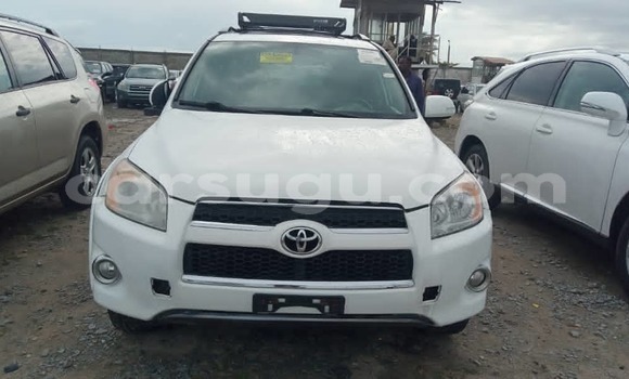Acheter Occasion Voiture Toyota RAV4 Blanc à Ouagadougou, Burkina-Faso Acheter Occasion Voiture Toyota RAV4 Blanc à Ouagadougou, Burkina-Faso