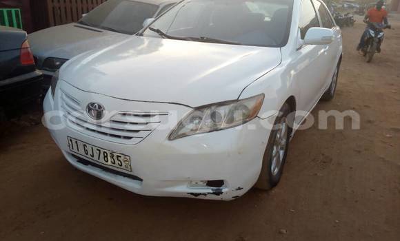 Acheter Occasion Voiture Toyota Camry Blanc à Ouagadougou, Burkina-Faso Acheter Occasion Voiture Toyota Camry Blanc à Ouagadougou, Burkina-Faso
