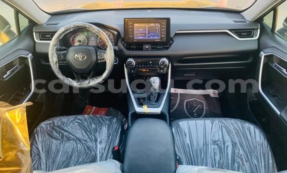 Acheter Import Voiture Toyota RAV4 Blanc à Ouagadougou, Burkina-Faso Acheter Import Voiture Toyota RAV4 Blanc à Ouagadougou, Burkina-Faso