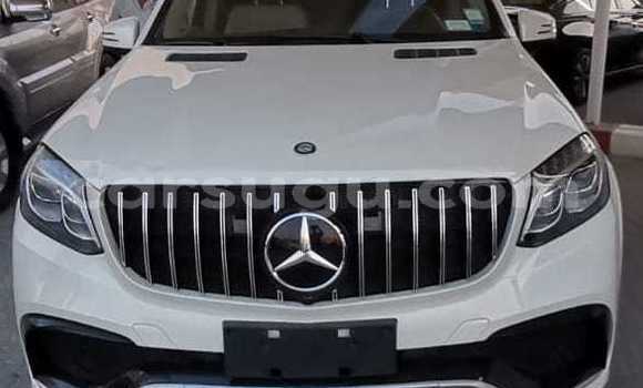 Acheter Import Voiture Mercedes Viano Blanc à Ouagadougou, Burkina-Faso