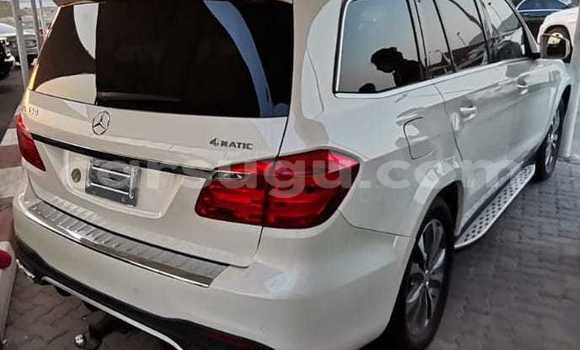 Acheter Import Voiture Mercedes Viano Blanc à Ouagadougou, Burkina-Faso Acheter Import Voiture Mercedes Viano Blanc à Ouagadougou, Burkina-Faso