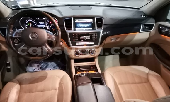 Acheter Import Voiture Mercedes Viano Blanc à Ouagadougou, Burkina-Faso Acheter Import Voiture Mercedes Viano Blanc à Ouagadougou, Burkina-Faso