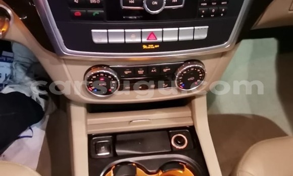 Acheter Import Voiture Mercedes Viano Blanc à Ouagadougou, Burkina-Faso Acheter Import Voiture Mercedes Viano Blanc à Ouagadougou, Burkina-Faso