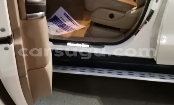 Acheter Import Voiture Mercedes Viano Blanc à Ouagadougou, Burkina-Faso Acheter Import Voiture Mercedes Viano Blanc à Ouagadougou, Burkina-Faso