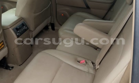 Acheter Occasion Voiture Toyota Highlander Blanc à Ouagadougou, Burkina-Faso Acheter Occasion Voiture Toyota Highlander Blanc à Ouagadougou, Burkina-Faso