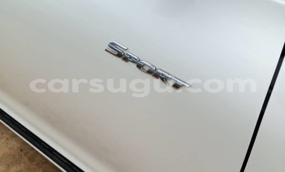 Acheter Occasion Voiture Toyota Highlander Blanc à Ouagadougou, Burkina-Faso Acheter Occasion Voiture Toyota Highlander Blanc à Ouagadougou, Burkina-Faso