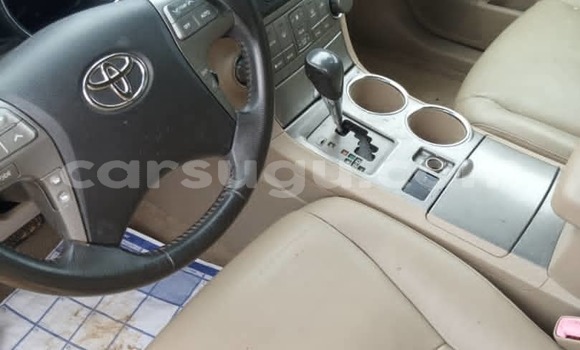 Acheter Occasion Voiture Toyota Highlander Blanc à Ouagadougou, Burkina-Faso Acheter Occasion Voiture Toyota Highlander Blanc à Ouagadougou, Burkina-Faso